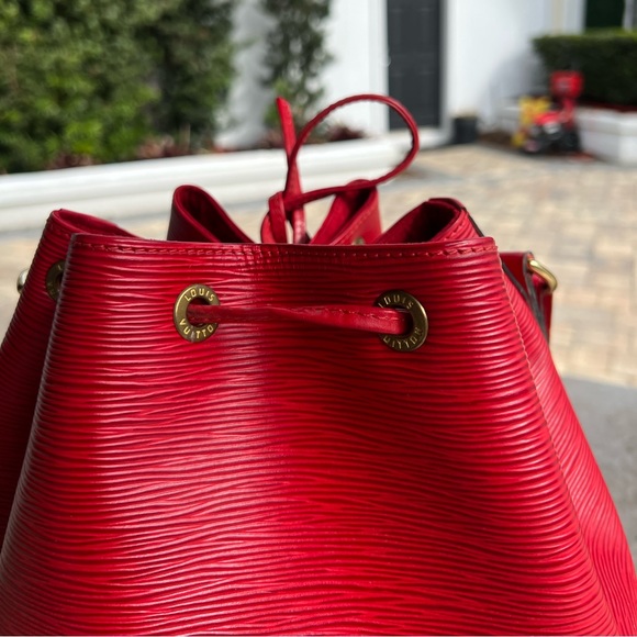 Louis Vuitton Noe Red Epi Shoulder Bag - Picture 11 of 12